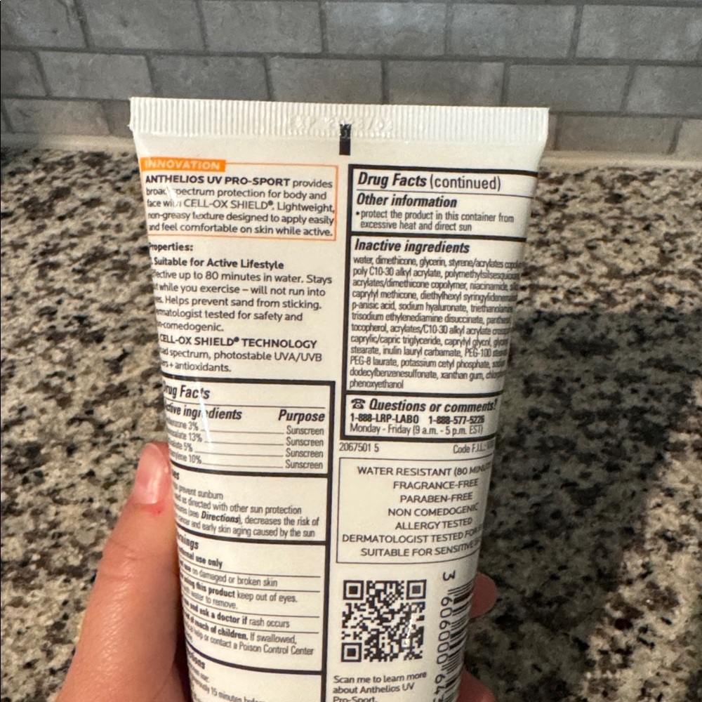 LA ROCHE-POSAY • SPF 50 NEW ANTHELIOS UV Pro-Sport Face & Body - Picture 3 of 6